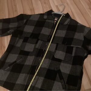 LARGE WOOLRICH PLAID CRUISER COAT JACKET